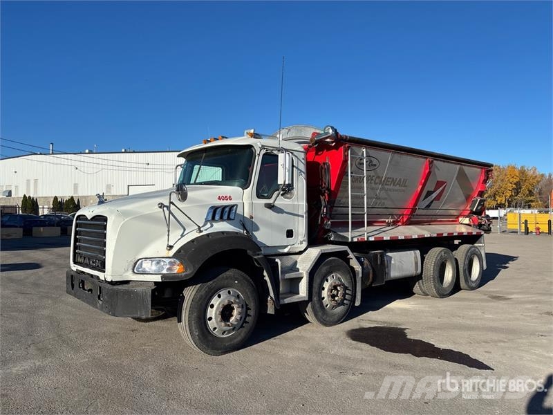 Mack GU813 8x4 Twin-Steer Live-Bottom Truck Other trucks