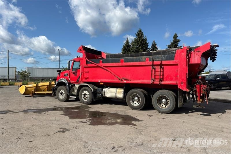 Mack GU813 8x4 Twin-Steer Snow Plow Truck 市政车