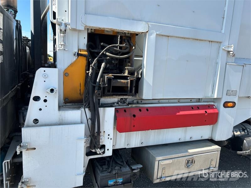 Mack LEU (TerraPro) 6x4 Side Loader Waste Collection Tr Camion dei rifiuti
