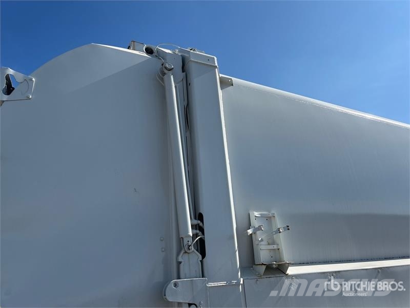 Mack LEU (TerraPro) 6x4 Side Loader Waste Collection Tr Camion dei rifiuti