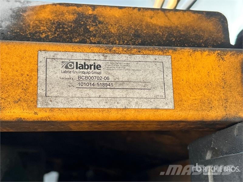 Mack LEU (TerraPro) 6x4 Side Loader Waste Collection Tr Camion dei rifiuti