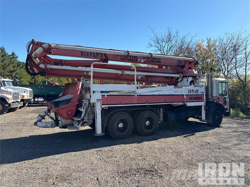 Mack MR Beton-Mischfahrzeuge