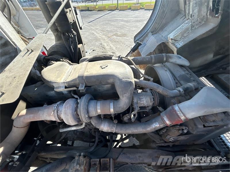 Mack MR688S Camiones de concreto