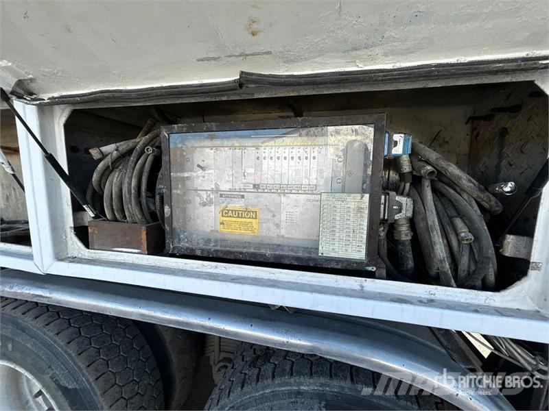 Mack MR688S Camiones de concreto