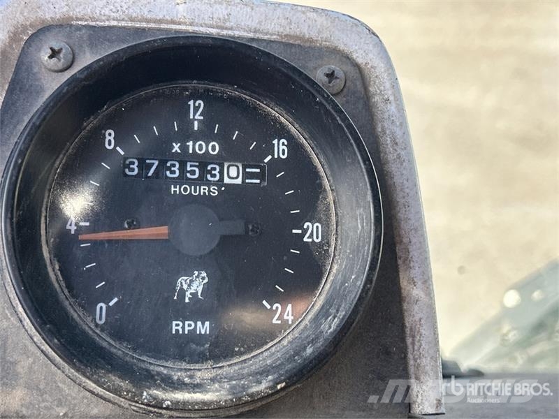 Mack MR688S Автобетоносмесители