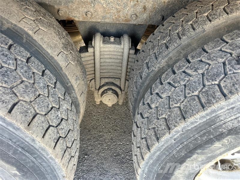 Mack MR688S Camiones de concreto