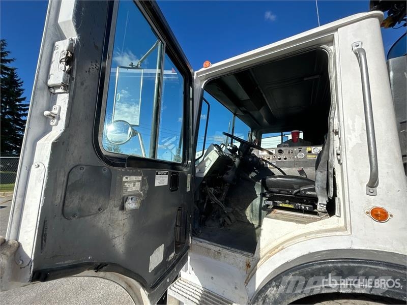 Mack MR688S Camiones de concreto