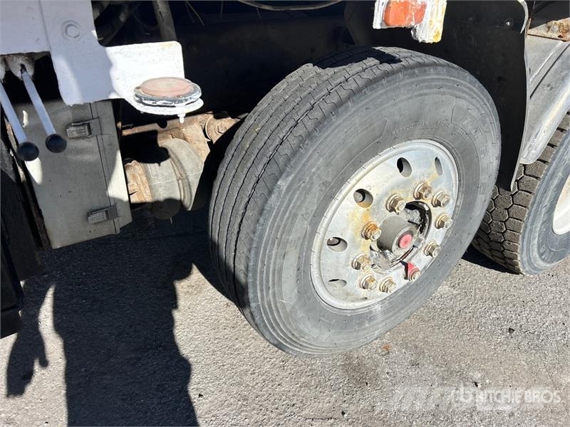 Mack MR688S Camiones de concreto