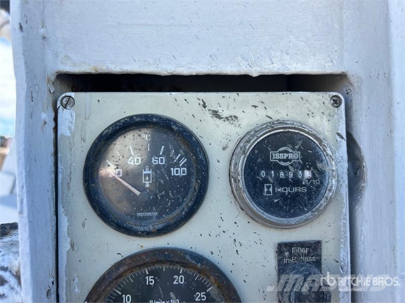 Mack MR688S Camiones de concreto