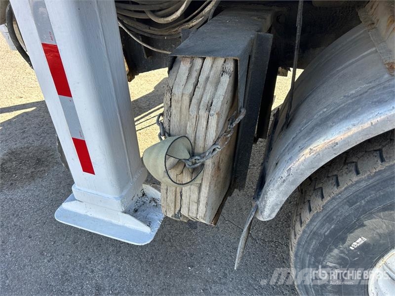 Mack MR688S Camiones de concreto