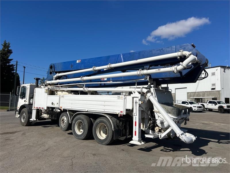 Mack MR688S Автобетоносмесители