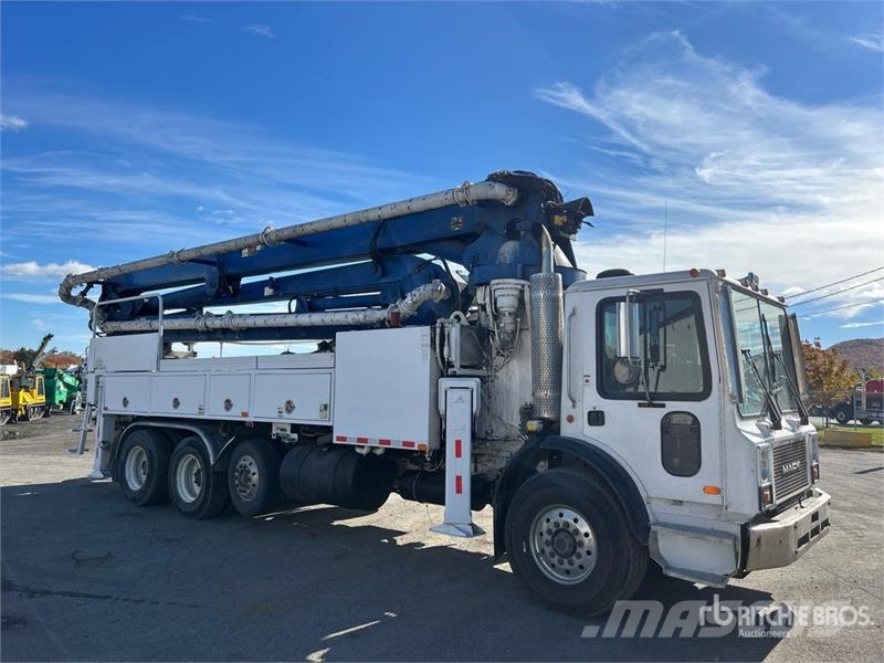 Mack MR688S Автобетоносмесители