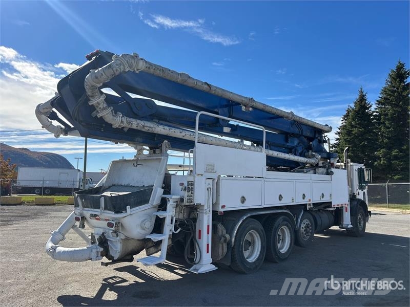 Mack MR688S Автобетоносмесители