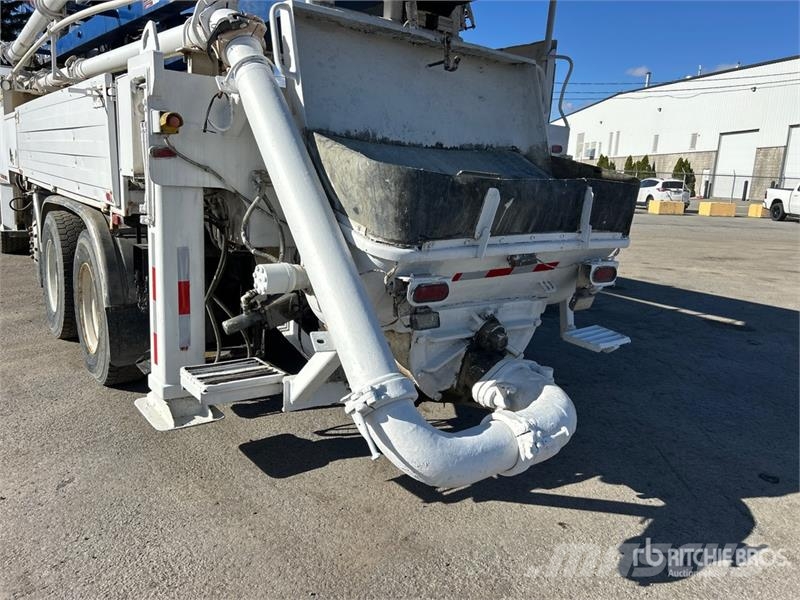 Mack MR688S Camiones de concreto