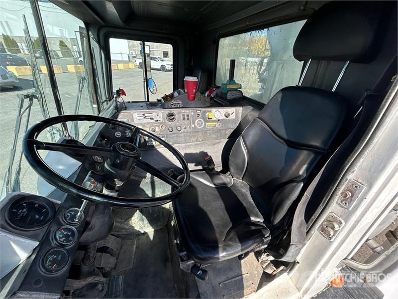 Mack MR688S Camiones de concreto