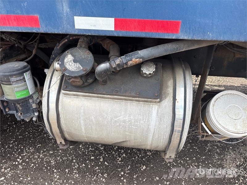 Mack MRU613 Müllwagen