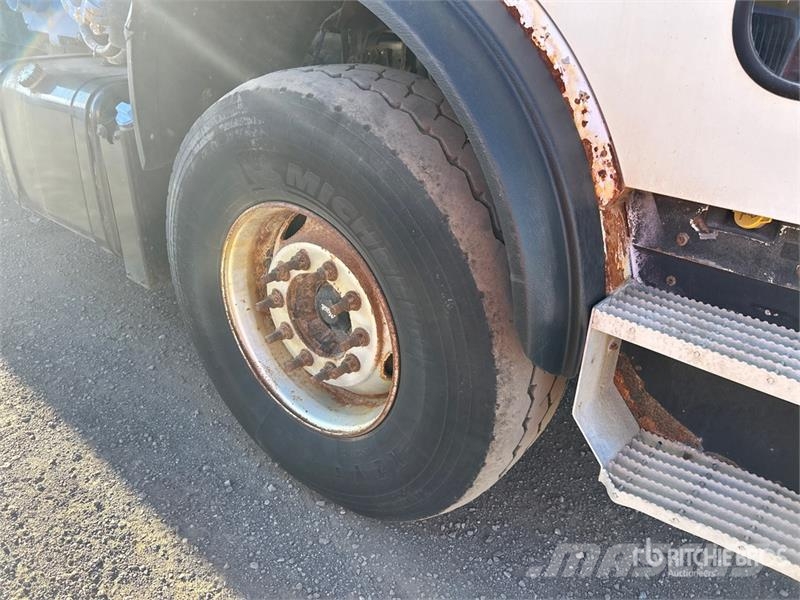 Mack MRU613 Komunalni tovornjaki