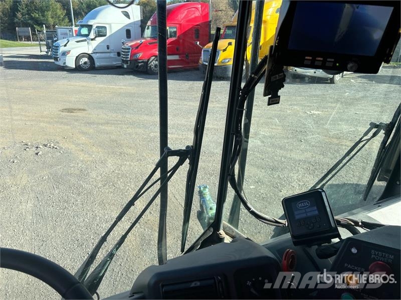 Mack MRU613 Komunalni tovornjaki