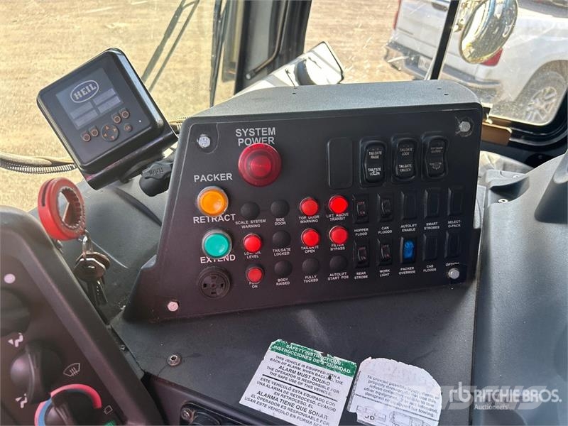 Mack MRU613 Komunalni tovornjaki