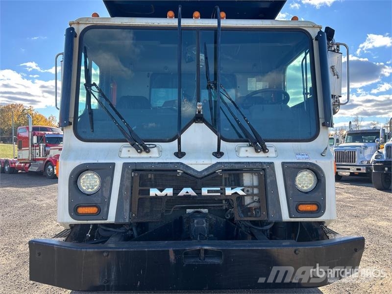 Mack MRU613 Komunalni tovornjaki