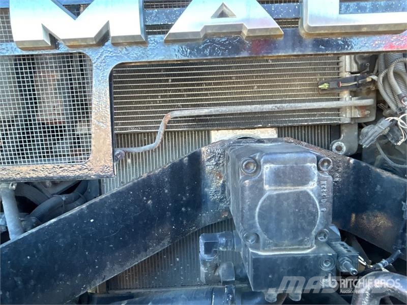 Mack MRU613 Komunalni tovornjaki