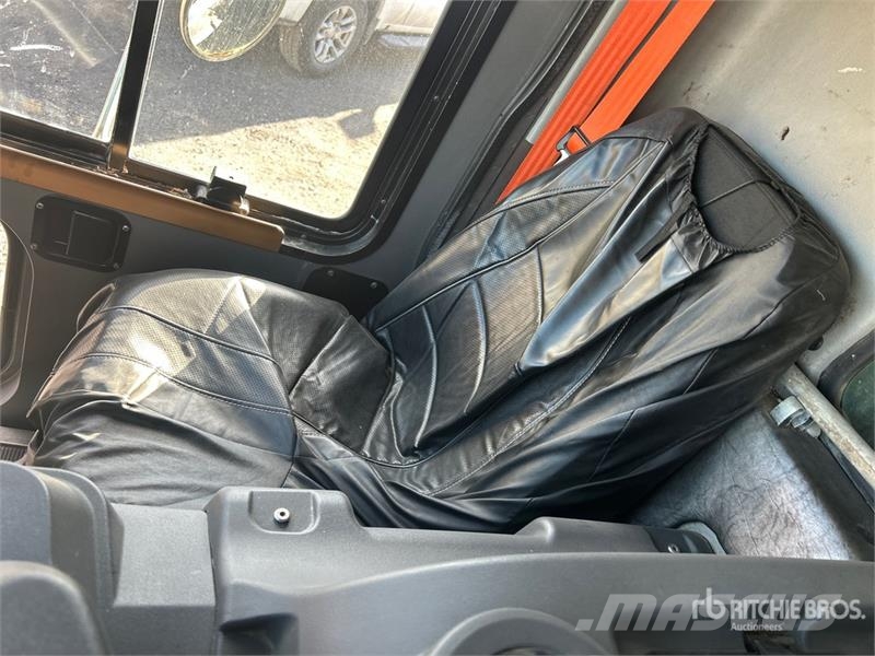 Mack MRU613 Komunalni tovornjaki