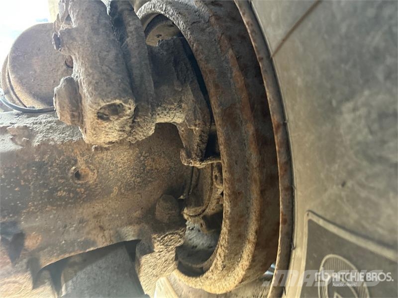 Mack MRU613 Komunalni tovornjaki