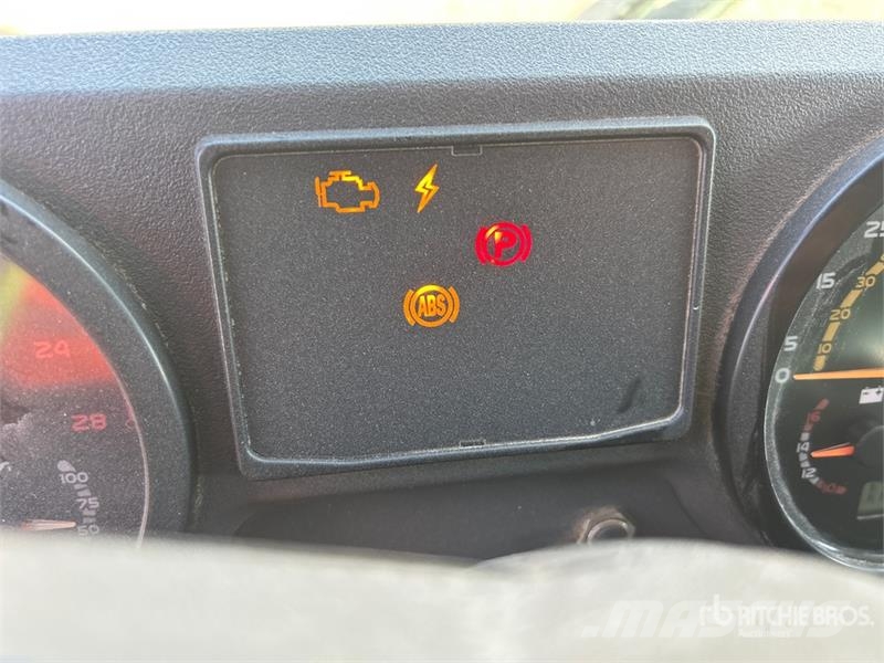 Mack MRU613 Komunalni tovornjaki