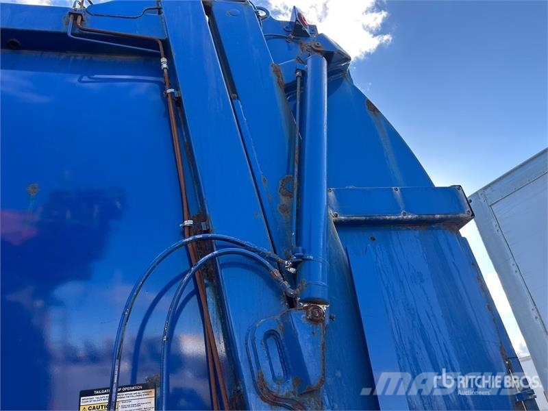 Mack MRU613 Komunalni tovornjaki