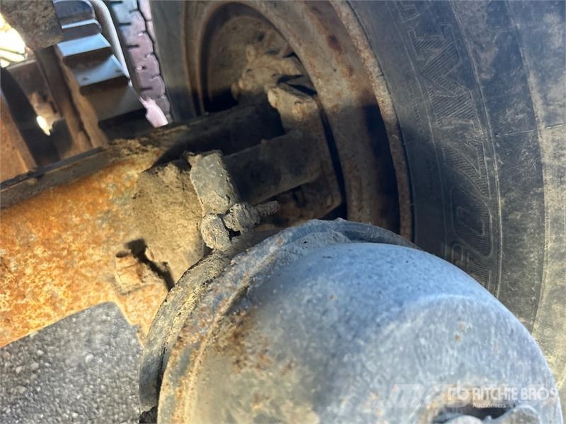 Mack MRU613 Komunalni tovornjaki