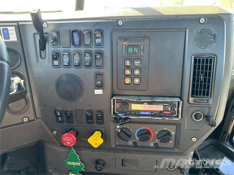 Mack PK-10000 Knuckle Boom on Mack GU533 6x4 Boom Truck Autogru