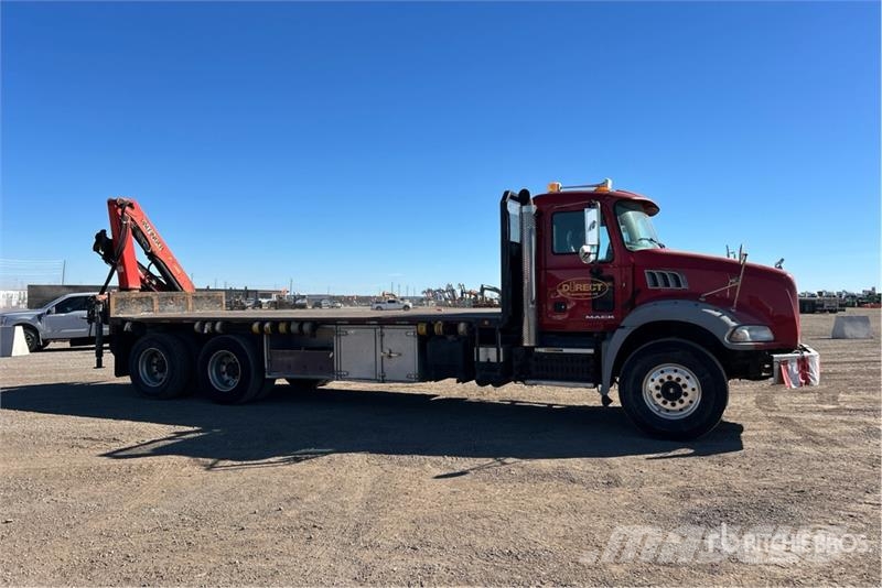 Mack PK-10000 Knuckle Boom on Mack GU533 6x4 Boom Truck Autogru