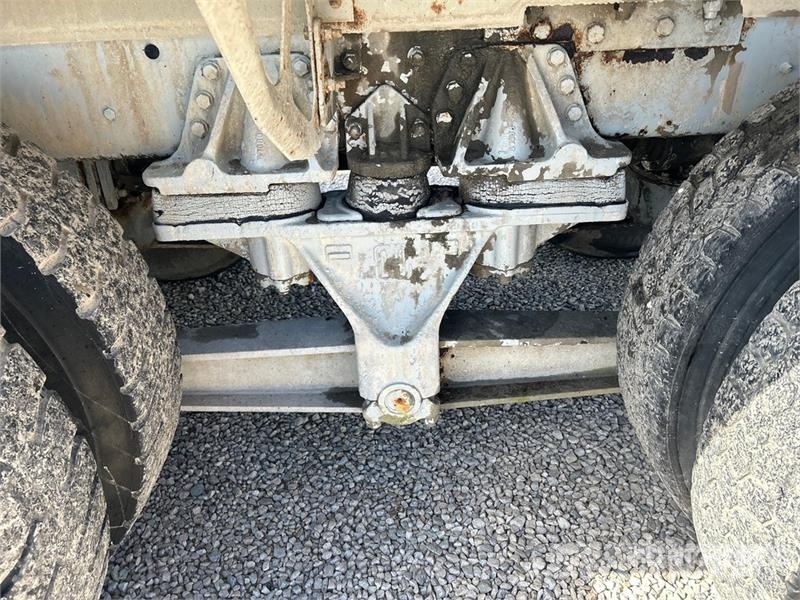 Mack RB690S Concrete trucks