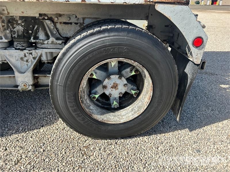Mack RB690S Concrete trucks