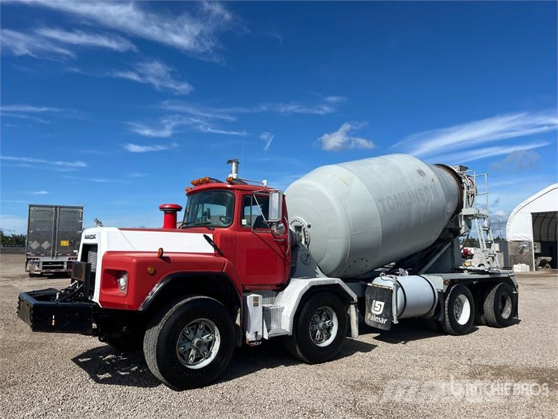 Mack RB690S Concrete trucks