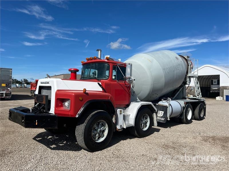 Mack RB690S Concrete trucks