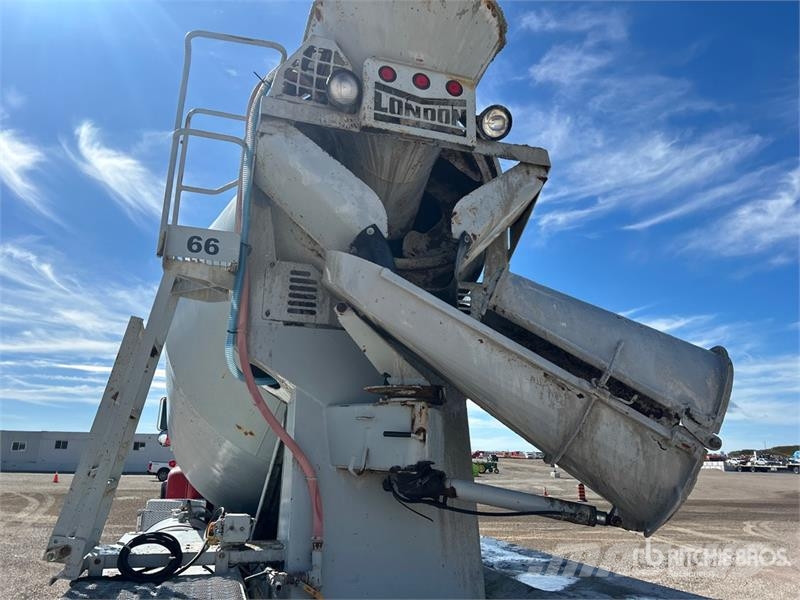 Mack RB690S Concrete trucks