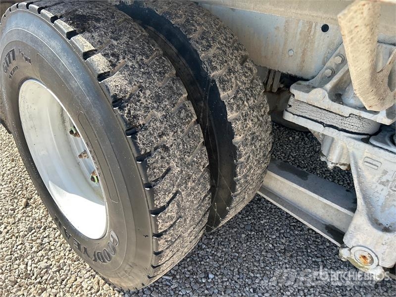 Mack RB690S Concrete trucks