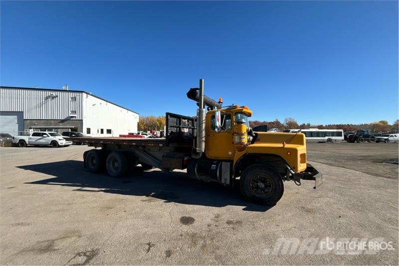 Mack RB690S 6x4 Roll-Off Truck Kravas automašinas konteineru vedeji
