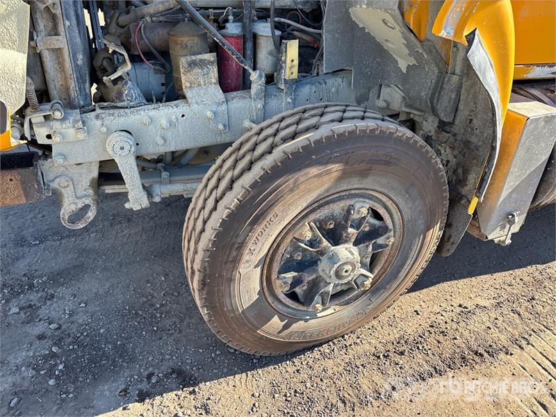 Mack RB690S 6x4 Roll-Off Truck Kravas automašinas konteineru vedeji