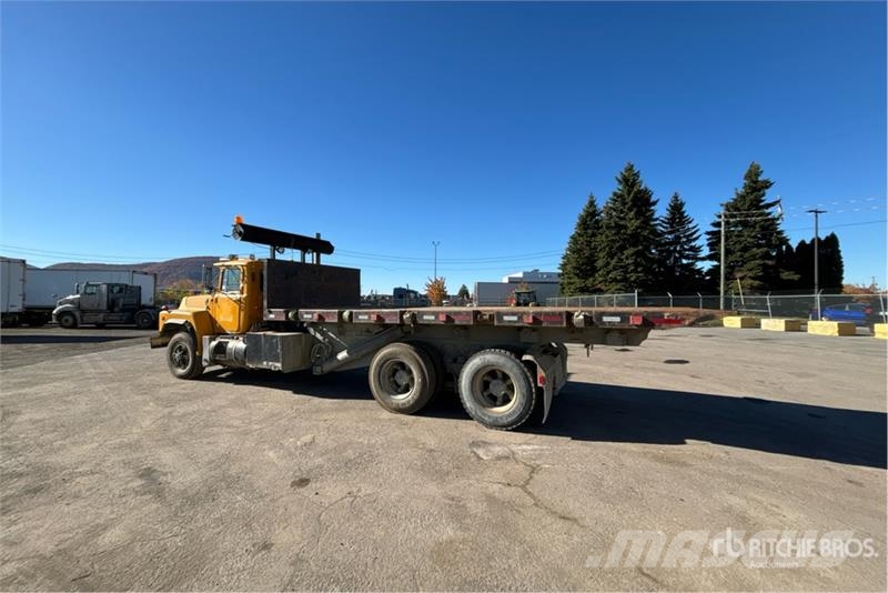 Mack RB690S 6x4 Roll-Off Truck Kravas automašinas konteineru vedeji