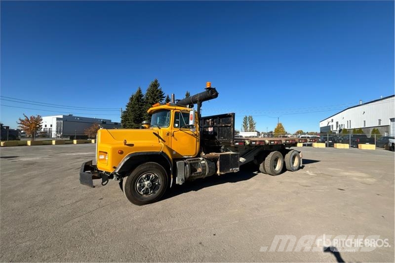 Mack RB690S 6x4 Roll-Off Truck Kravas automašinas konteineru vedeji