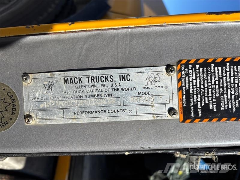 Mack RB690S 6x4 Roll-Off Truck Kravas automašinas konteineru vedeji