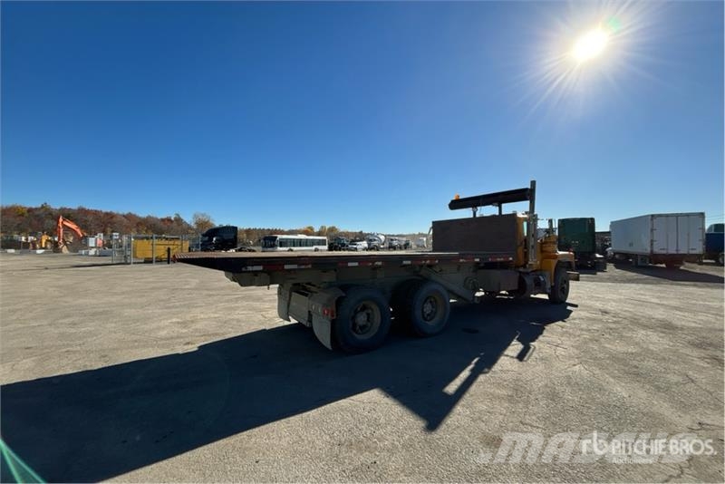 Mack RB690S 6x4 Roll-Off Truck Kravas automašinas konteineru vedeji