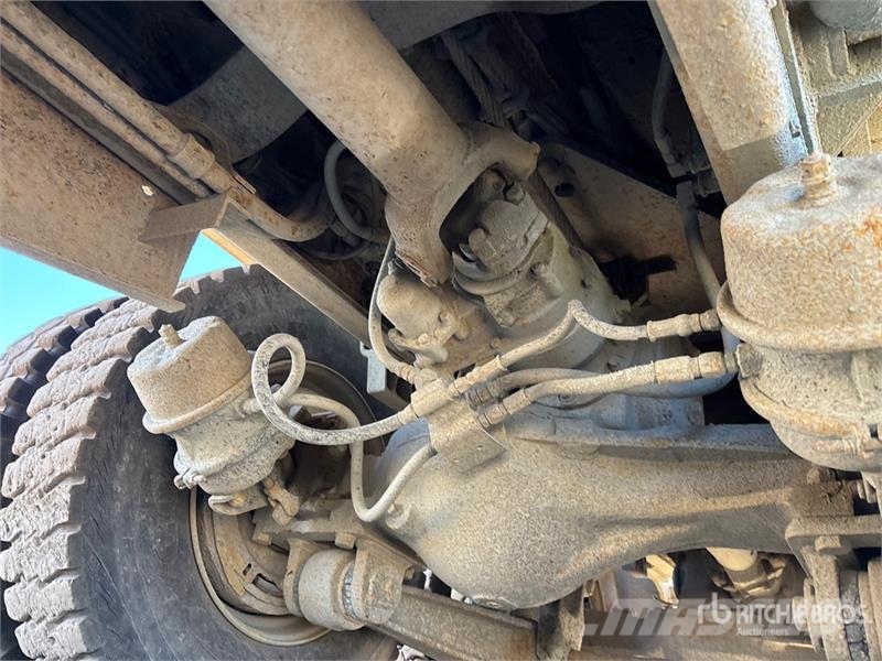 Mack RB690S 6x4 Roll-Off Truck Kravas automašinas konteineru vedeji