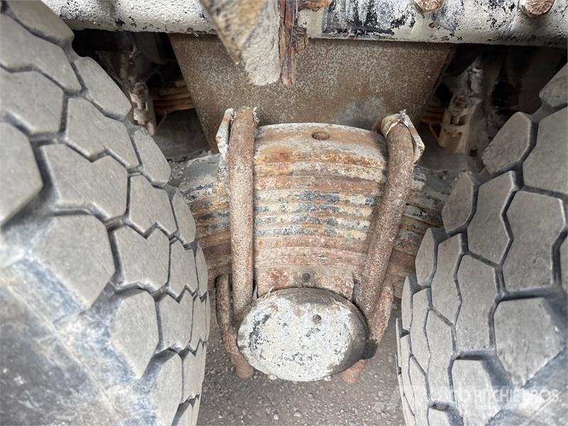 Mack RB690S 8x4 Twin-Steer Mixer Truck Betonbiler