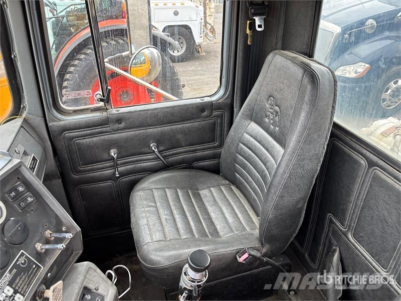 Mack RB690S 8x4 Twin-Steer Mixer Truck Betonbiler
