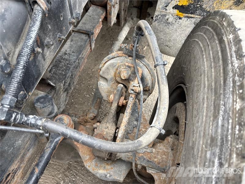 Mack RB690S 8x4 Twin-Steer Mixer Truck Betonvežiai