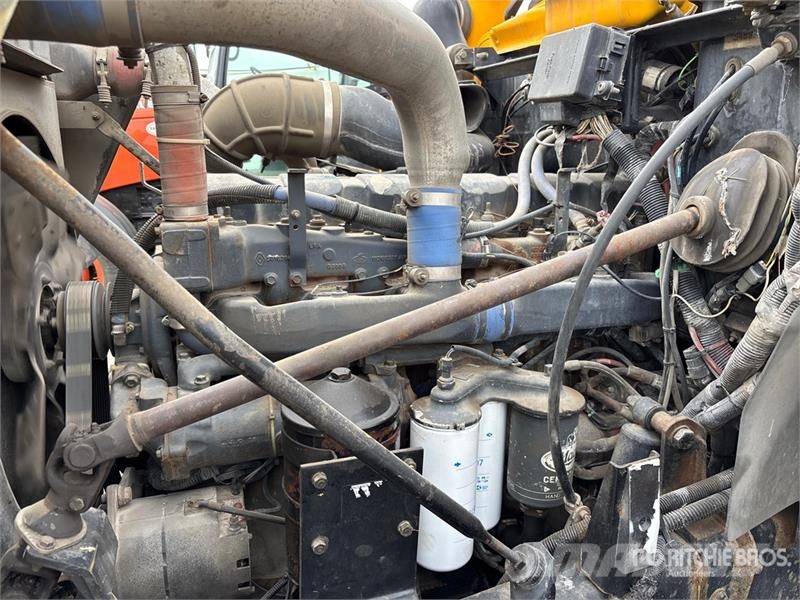 Mack RB690S 8x4 Twin-Steer Mixer Truck Betonbiler
