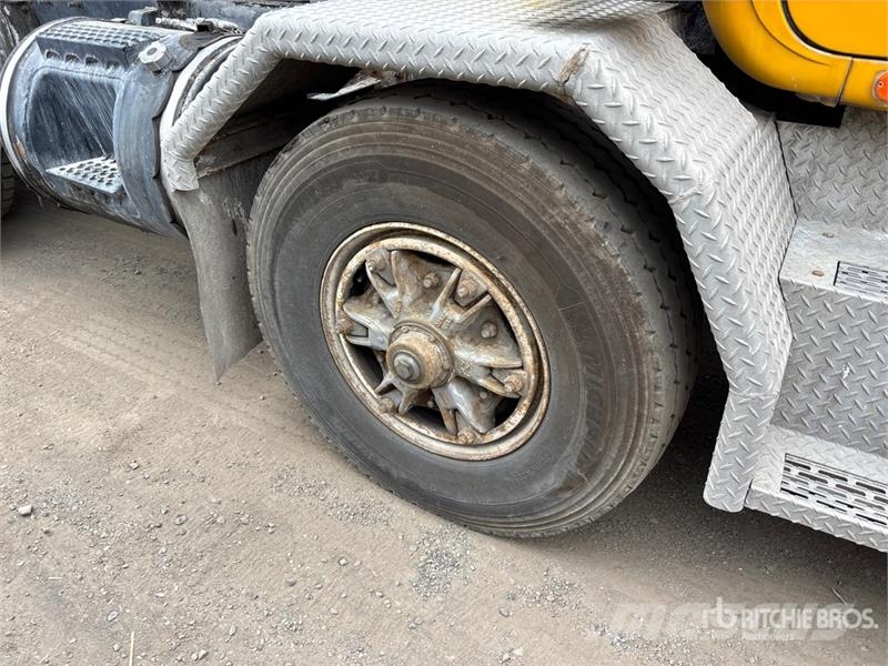 Mack RB690S 8x4 Twin-Steer Mixer Truck Betonvežiai